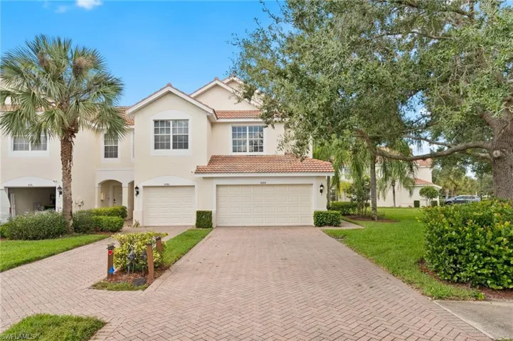1084  Hampton  CIR, Naples, FL 34105