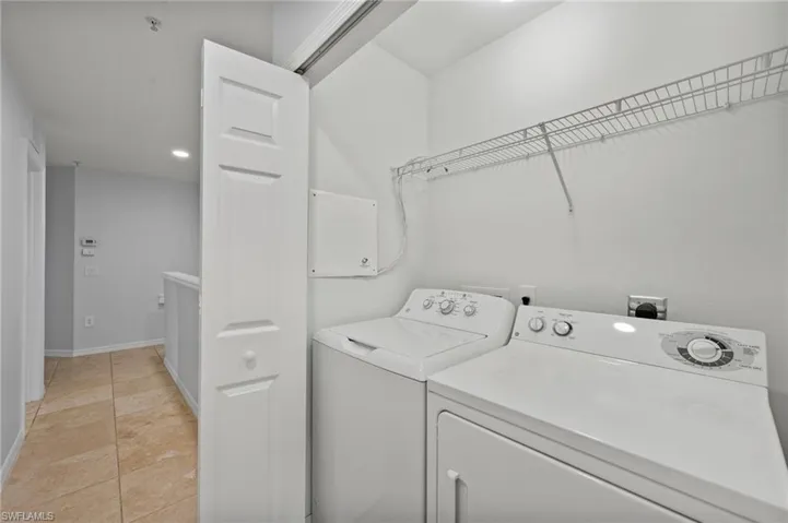 1084  Hampton  CIR, Naples, FL 34105