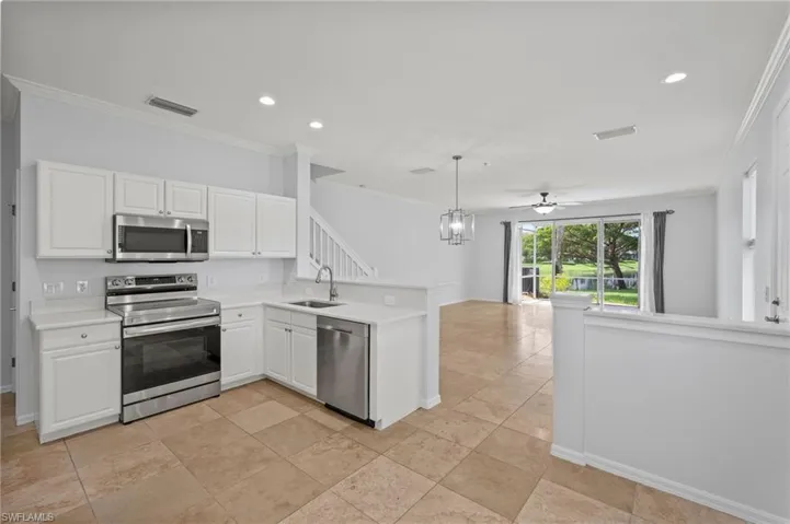 1084  Hampton  CIR, Naples, FL 34105