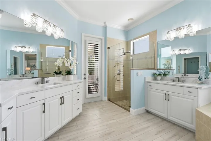 3662 Grand Cypress Dr, Naples, Florida 34119
