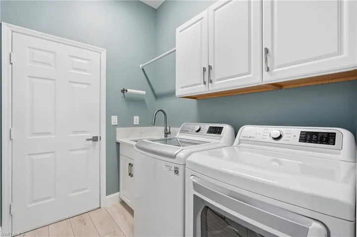 3662 Grand Cypress Dr, Naples, Florida 34119