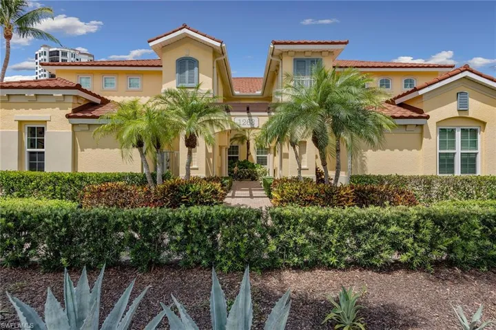 1263 Rialto Way 102, Naples, Florida 34114