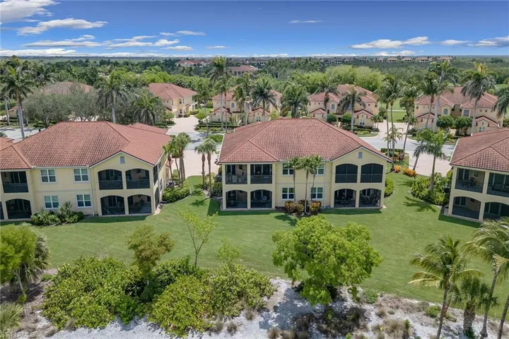1263 Rialto Way 102, Naples, Florida 34114