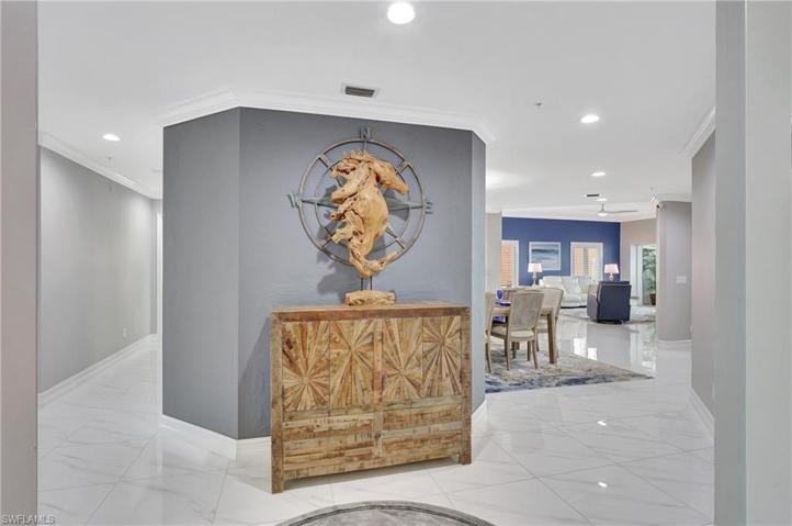 Foyer stepping off of elevator