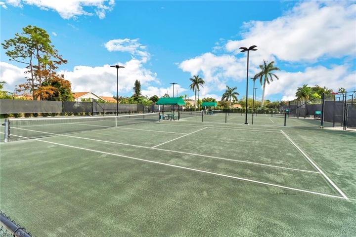 1025 Foxfire LN # 306, NAPLES FL 34104