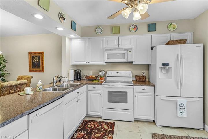 1025 Foxfire LN # 306, NAPLES FL 34104