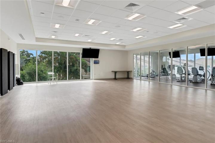 1025 Foxfire LN # 306, NAPLES FL 34104