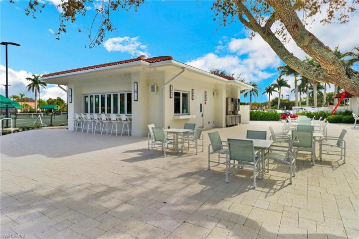 1025 Foxfire LN # 306, NAPLES FL 34104