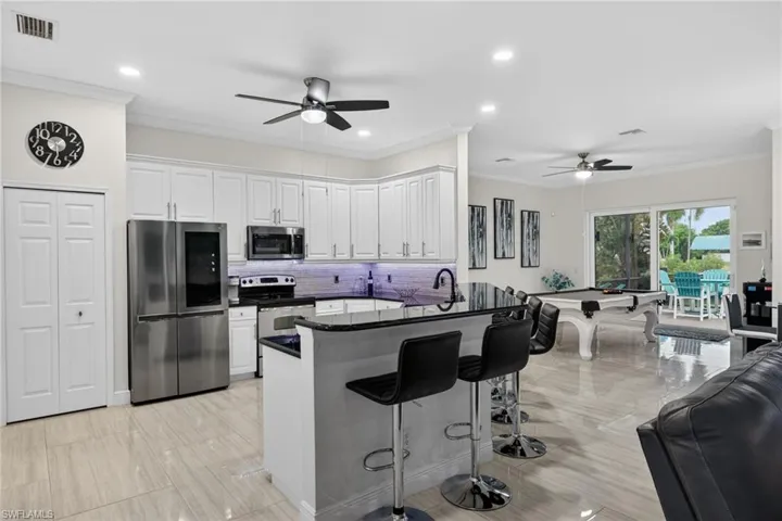 133 SE 29th  TER, Cape Coral, FL 33904