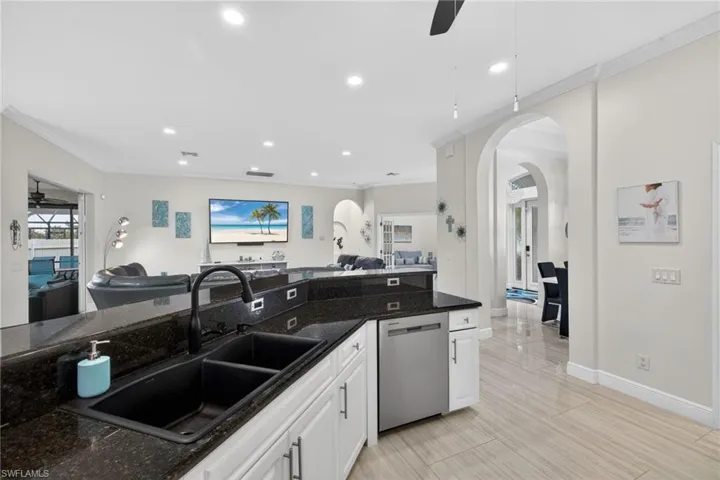 133 SE 29th  TER, Cape Coral, FL 33904
