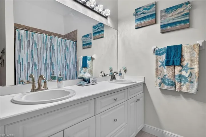 133 SE 29th  TER, Cape Coral, FL 33904
