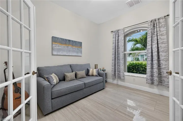 133 SE 29th  TER, Cape Coral, FL 33904