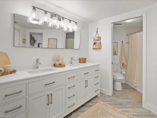 975 Palm View Dr A302, Naples, Florida 34110