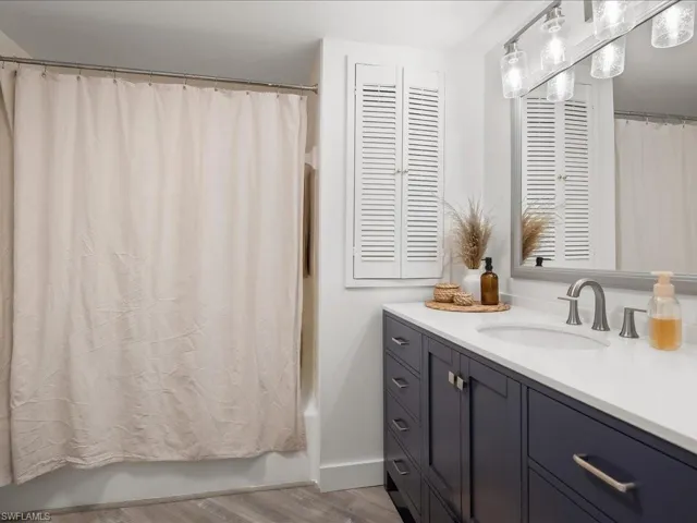 975 Palm View Dr A302, Naples, Florida 34110