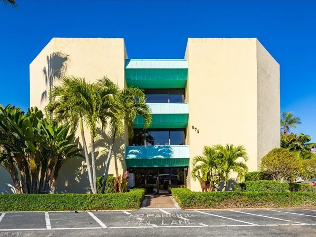 975 Palm View Dr A302, Naples, Florida 34110