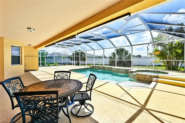 311 Sw 32nd Pl, Cape Coral, Florida 33991