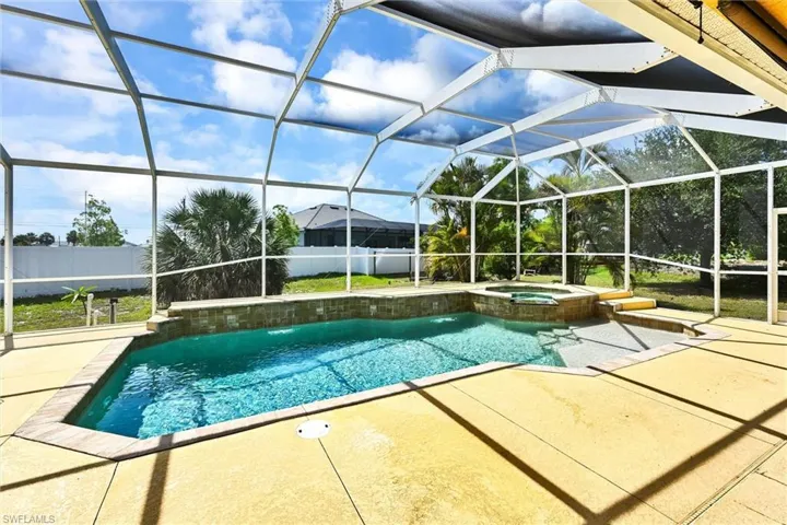311 Sw 32nd Pl, Cape Coral, Florida 33991