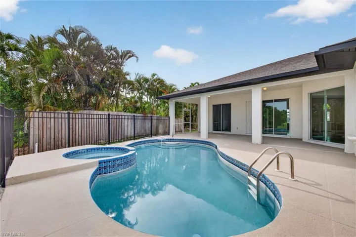8044 San Carlos Blvd, Fort Myers, Florida 33967