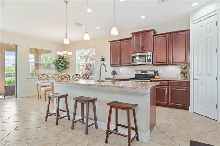 3915  King Williams  ST, Fort Myers, FL 33916