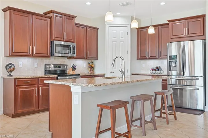 3915  King Williams  ST, Fort Myers, FL 33916