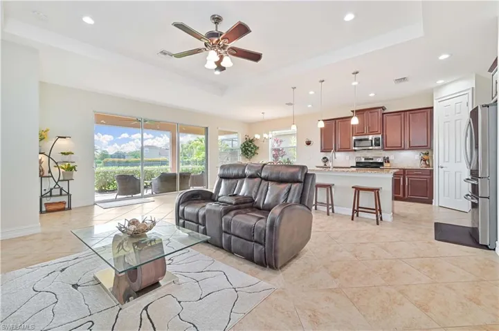 3915  King Williams  ST, Fort Myers, FL 33916
