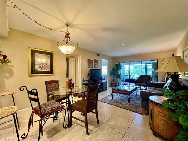 2990  Kings Lake  BLVD, Naples, FL 34112