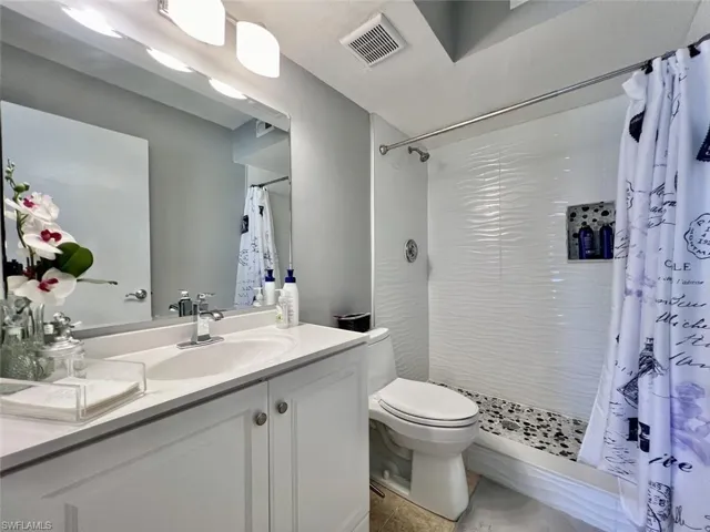 2990  Kings Lake  BLVD, Naples, FL 34112