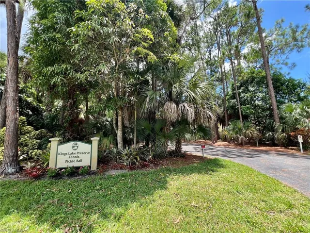 2990  Kings Lake  BLVD, Naples, FL 34112