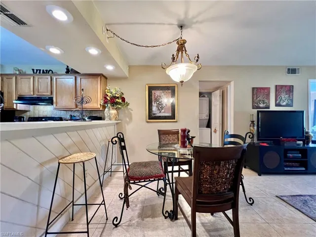 2990  Kings Lake  BLVD, Naples, FL 34112