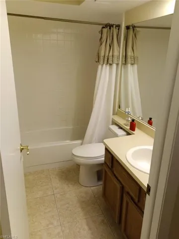 2990  Kings Lake  BLVD, Naples, FL 34112