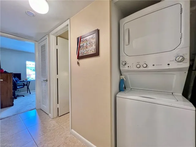 2990  Kings Lake  BLVD, Naples, FL 34112