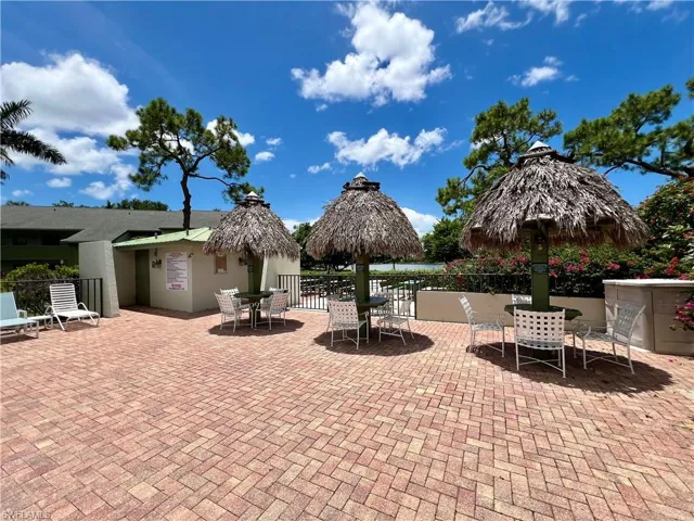 2990  Kings Lake  BLVD, Naples, FL 34112