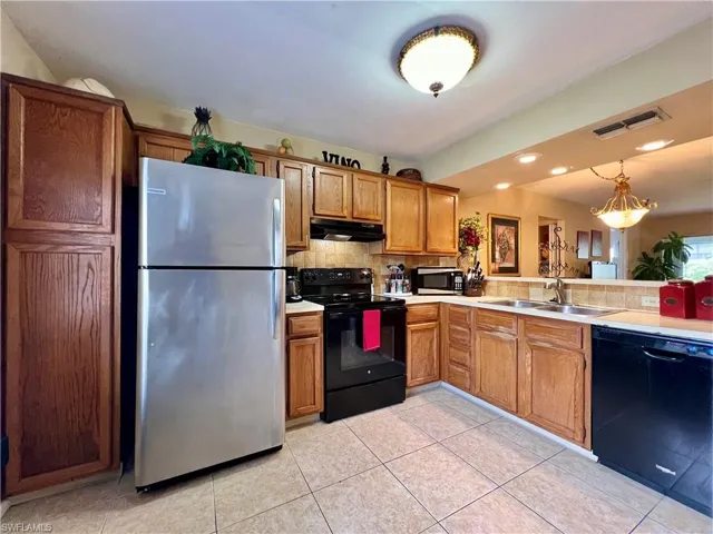 2990  Kings Lake  BLVD, Naples, FL 34112