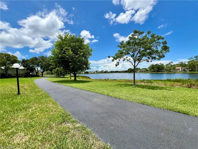 2990  Kings Lake  BLVD, Naples, FL 34112