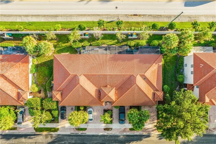 7542 Bristol Cir, Naples, Florida 34120