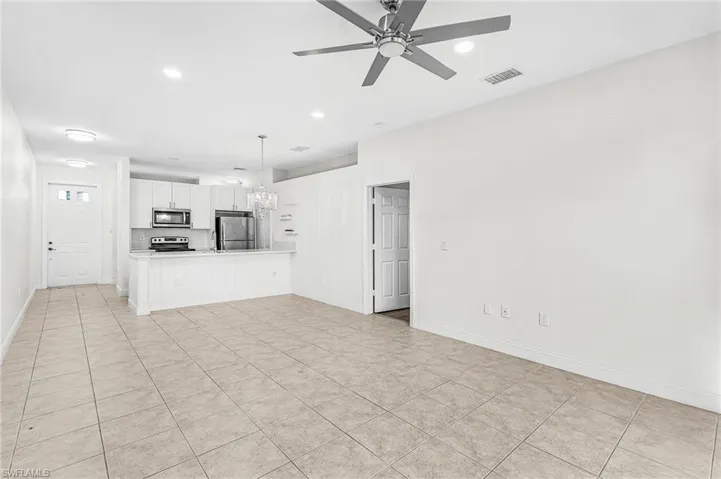 7542 Bristol Cir, Naples, Florida 34120