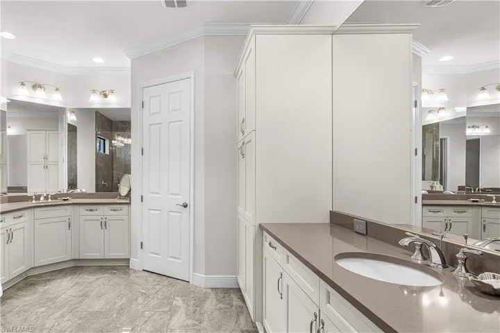11942 Heather Woods Ct, Naples, Florida 34120