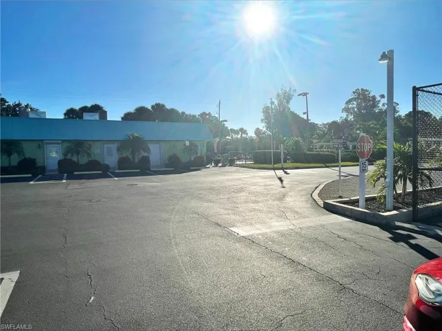 CLUB HOUSE
