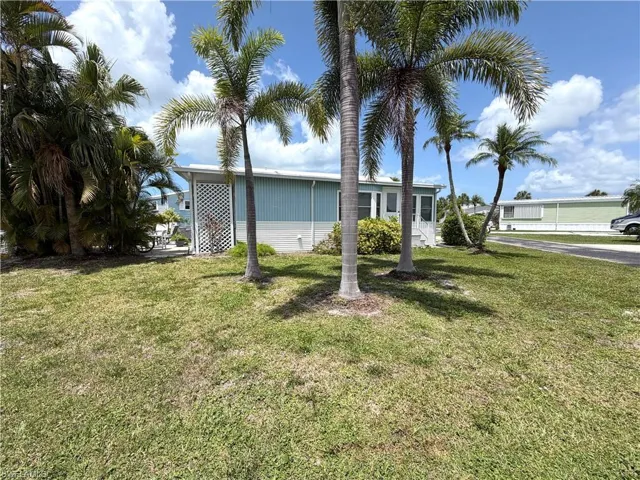 4701 Mayflower Way W, Estero, Florida 33928