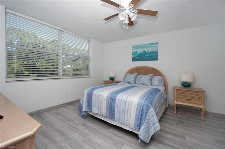 285  Naples Cove  DR, Naples, FL 34110