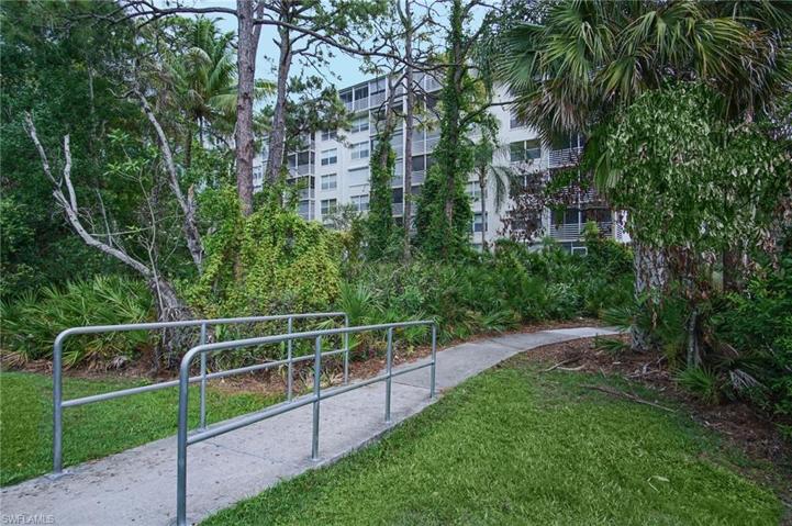 285  Naples Cove  DR, Naples, FL 34110
