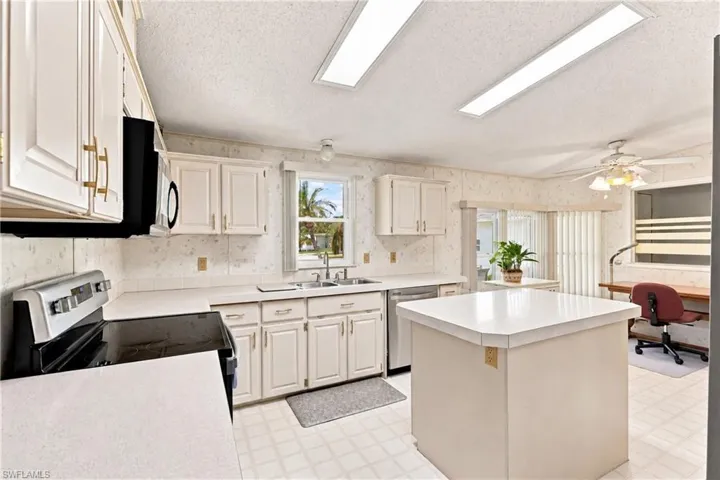19875 Frenchmans Ct, North Fort Myers, Florida 33903