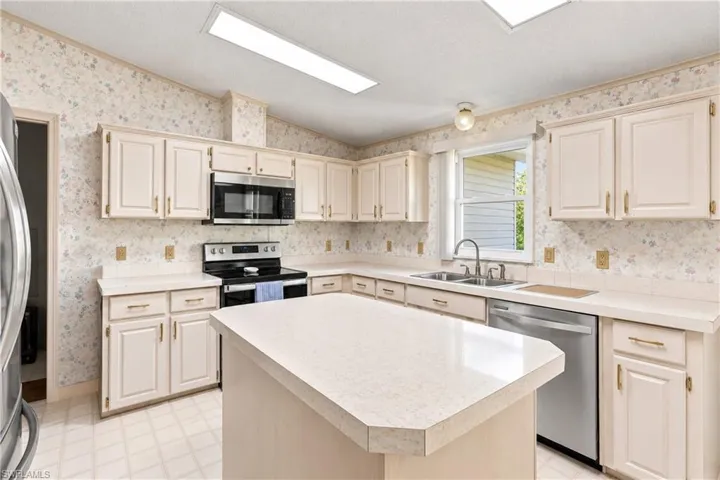 19875 Frenchmans Ct, North Fort Myers, Florida 33903