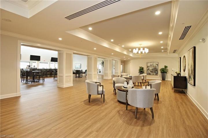 Royal Wood Clubhouse Lobby
