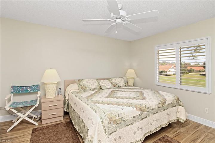 New laminate flooring for easy cleaningNew laminatl flooring makes for easy cleaning.