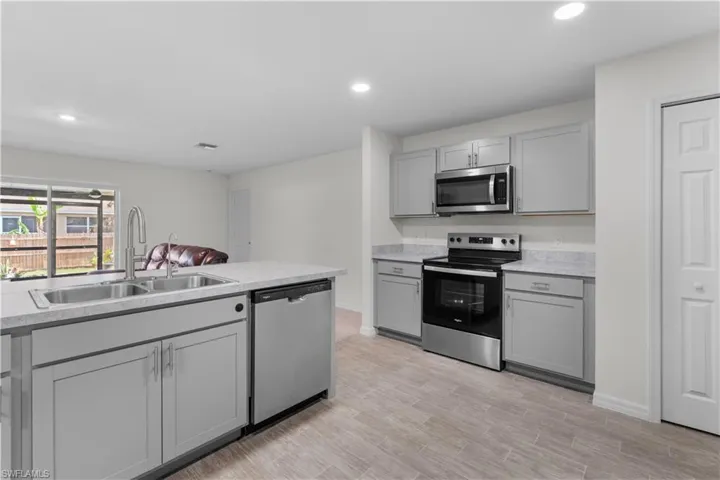 2706 9th St Sw, Lehigh Acres, Florida 33976