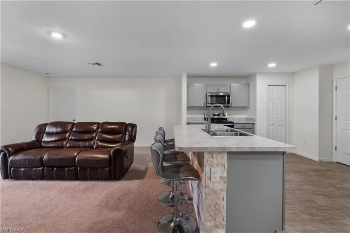 2706 9th St Sw, Lehigh Acres, Florida 33976