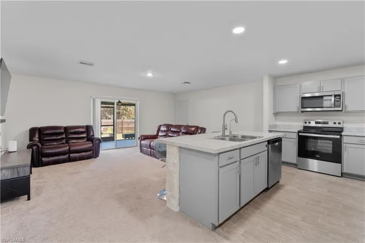 2706 9th St Sw, Lehigh Acres, Florida 33976