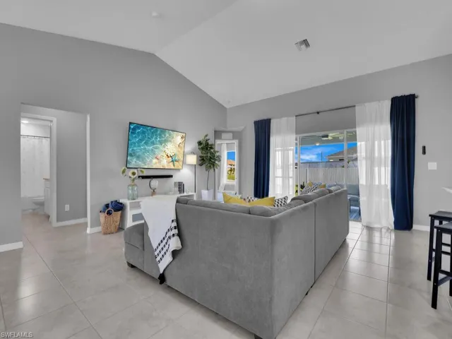 1101 NE 10th  ST, Cape Coral, FL 33909