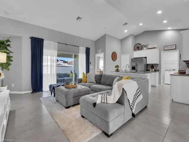 1101 NE 10th  ST, Cape Coral, FL 33909